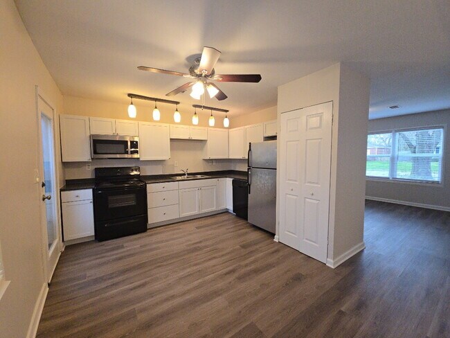Building Photo - 981 Olympia Dr