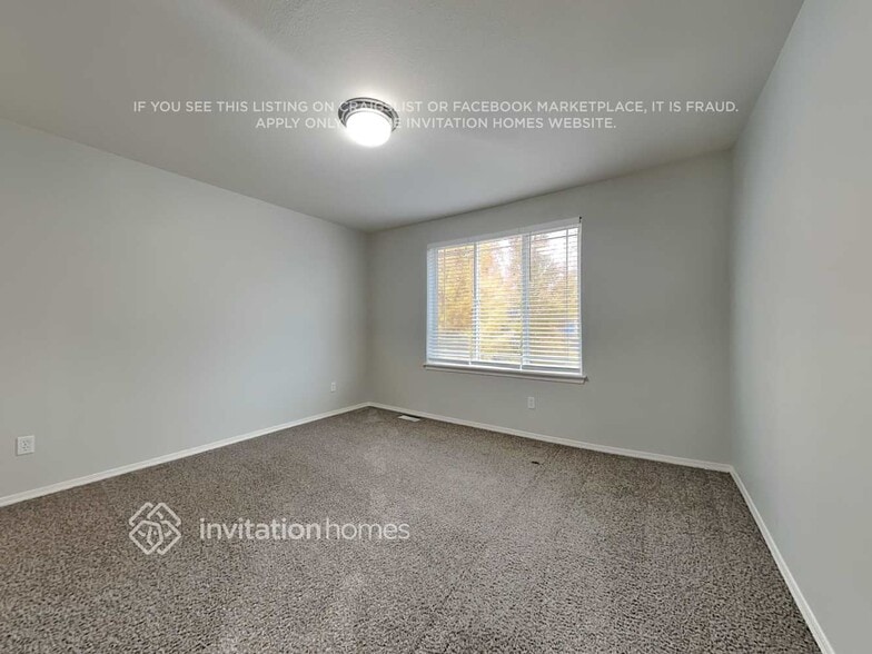 Building Photo - 301 Hawk Ave SW