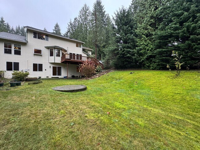 Building Photo - Spacious 4-Bedroom Home for Rent in Woodinville