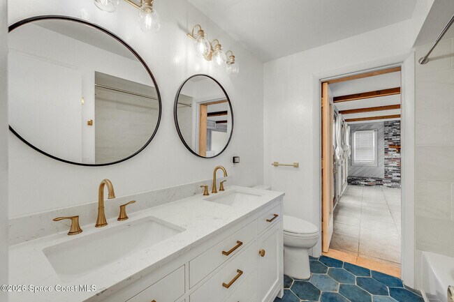 Building Photo - 490 Park Ave