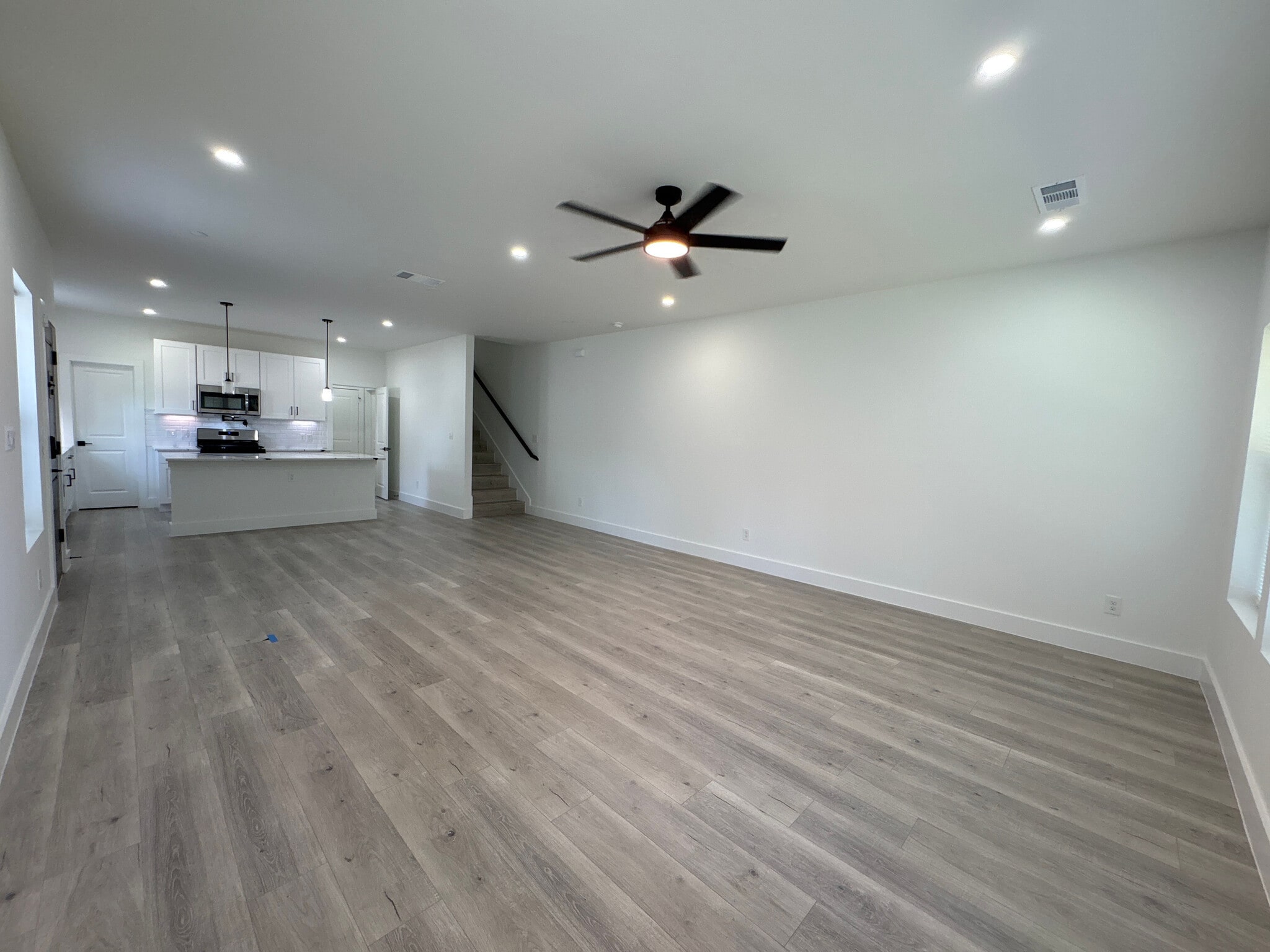 Building Photo - Room in Duplex on Wendelkin St