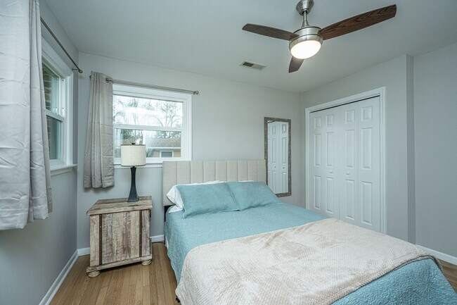Building Photo - Charming Hanahan Ranch with Hardwood Floor...