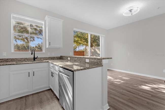 Building Photo - 9450 Silver Buttonwood St