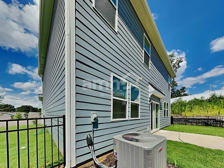 Building Photo - 1011 Bevington Dr