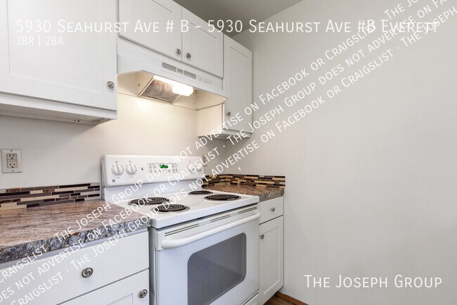 Building Photo - 5930 Seahurst Ave