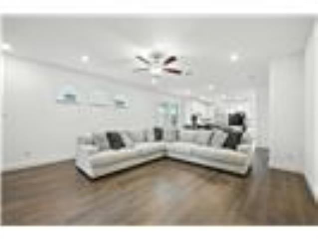 Building Photo - 447 Holly Rd