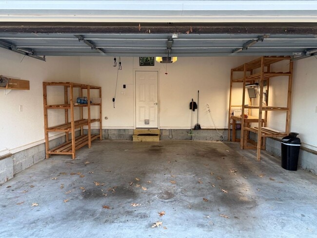 Building Photo - Modern 4BR Norfolk Home with Open Layout "ASK ABOUT OUR ZERO DEPOSIT"