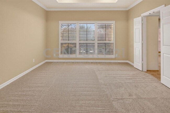 Building Photo - Beautiful 3/2/2 Townhome in Weatherford Ready For Move-In!