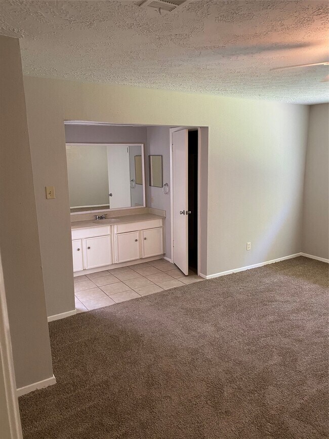 Building Photo - 7547 Winkle Wood Ln