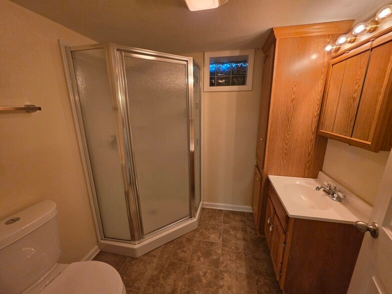 Building Photo - 4509 Wakonda Pky