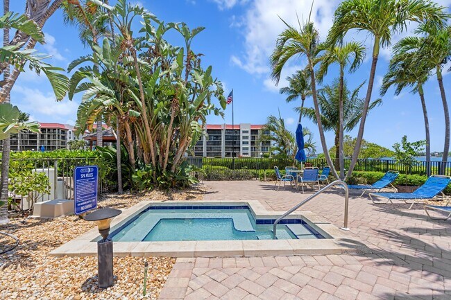 Building Photo - 7020 Half Moon Cir