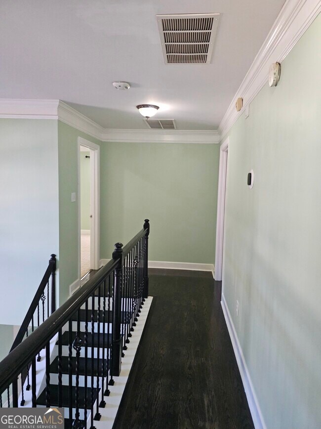 Building Photo - 185 Rock Hill Dr