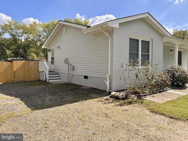 Building Photo - 3108 Waverly Dr