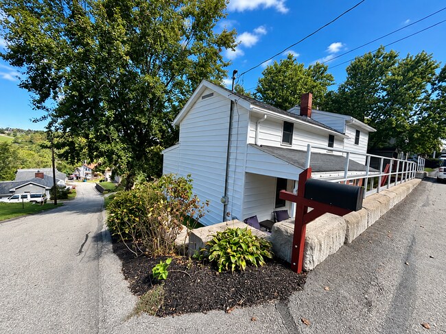 Building Photo - 10365 Lilac St