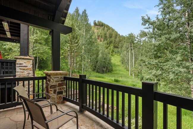 Building Photo - 289 Exhibition Ln