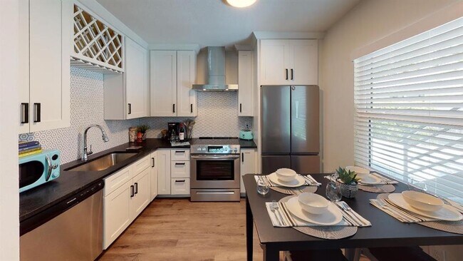 Building Photo - 1910 Morrill St