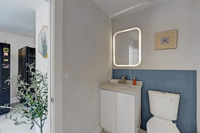 Building Photo - 3020 Seville St