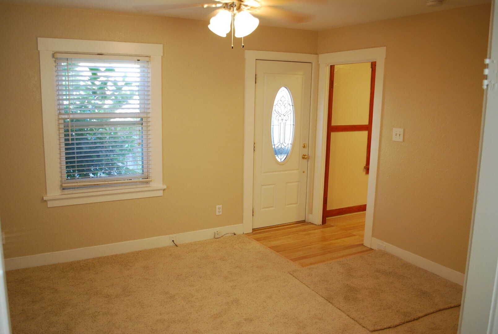Building Photo - 875 Harding Ave