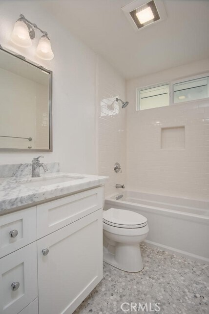 Building Photo - 2591 Point Del Mar