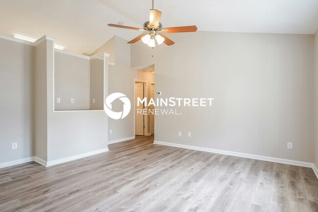 Building Photo - 3 Bedroom Pet-Friendly Home in Zebulon, NC with Main Street Renewal