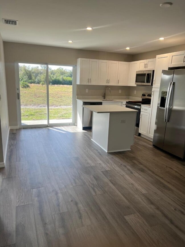 Building Photo - 372 Compese Ave S