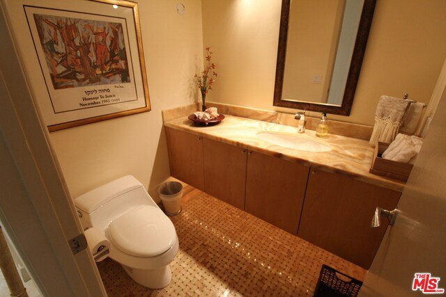 Building Photo - 10400 La Grange Ave