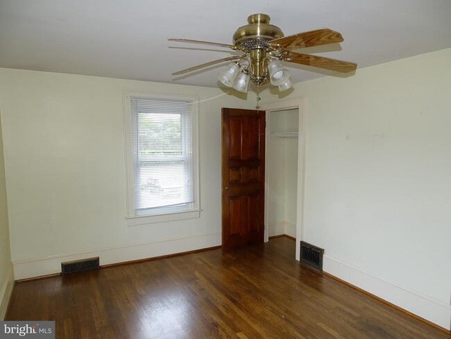 Building Photo - 7512 Friendship Village Rd