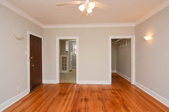 Building Photo - 4227 N Paulina St