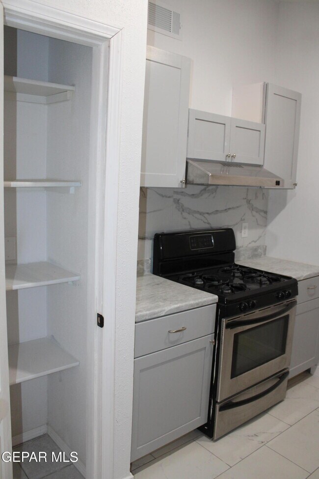 Building Photo - 11724 Jennifer Dr