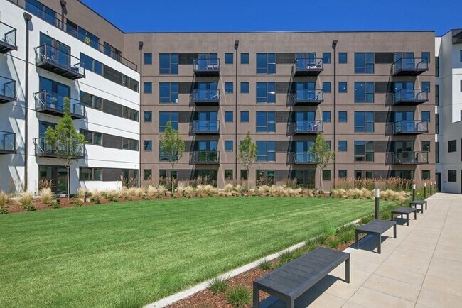 Primary Photo - Portland II Country Place Apartments