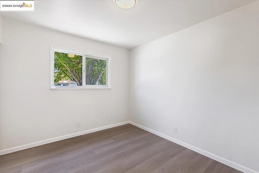 Building Photo - 2846 McGee Ave