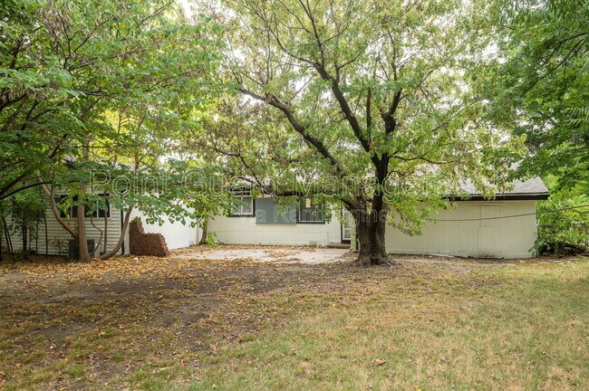 Building Photo - 1716 N Harvard Ave