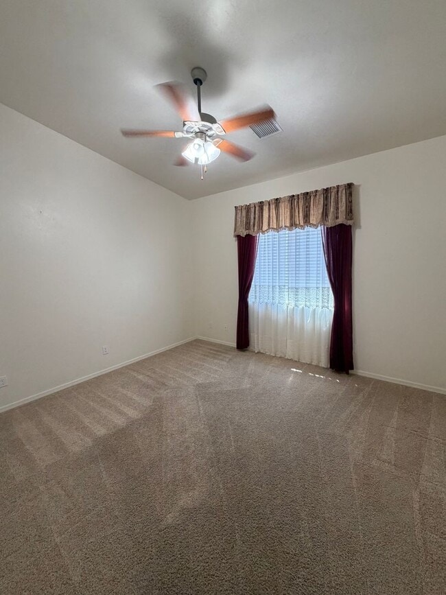 Building Photo - Large Family Home with SOLAR and Landscaping Maintenance Included!!