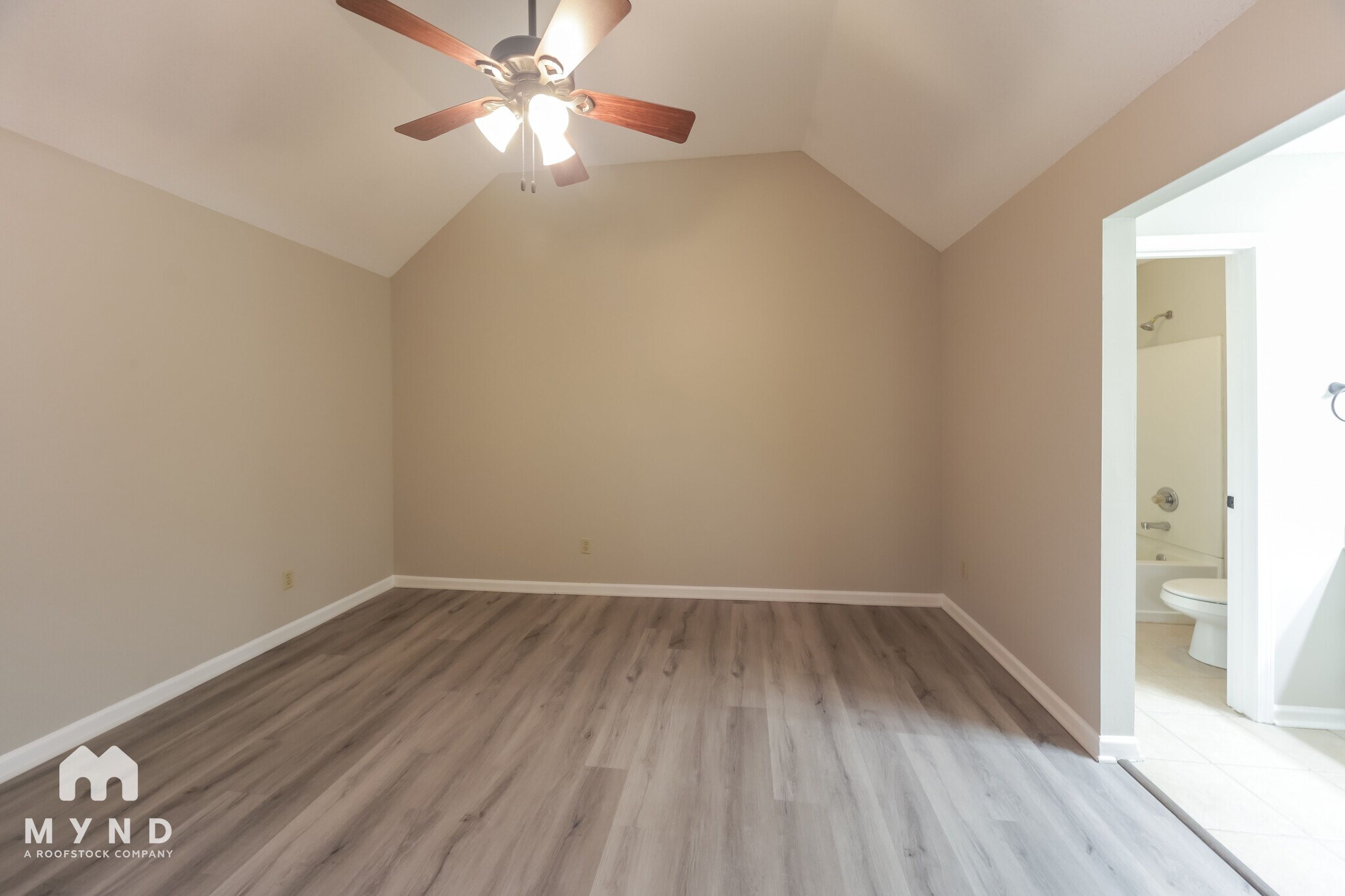 Building Photo - 3054 Caitlynn Circle S