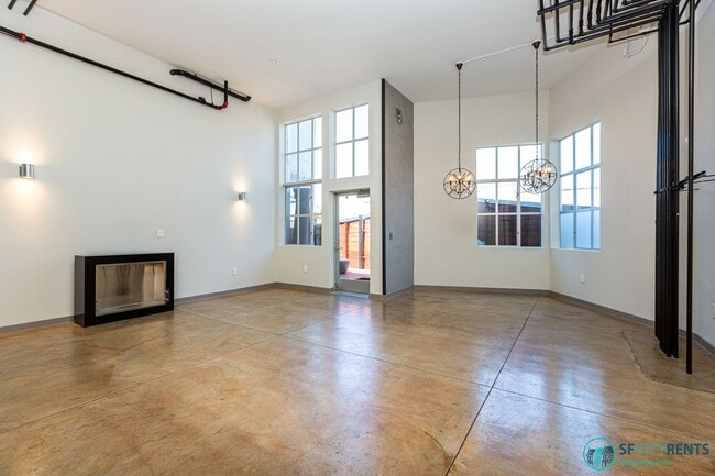Building Photo - SoMa: Luxuriously Remodeled Conversion Liv...