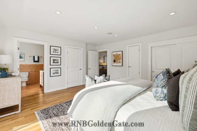 Building Photo - Gorgeous 3 bedroom, 2 and a half bathroom condo in Bernal Park for rent!