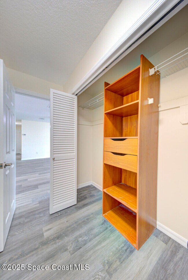 Building Photo - 1065 Molaki Dr