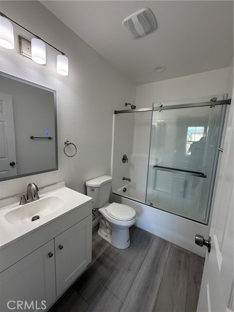 Building Photo - 7398 N Maple Ave