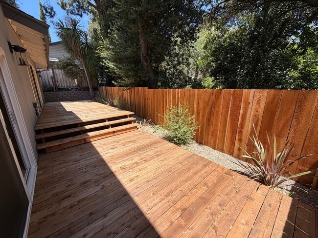 Building Photo - 3 Bed 2 Bath Duplex W/ Garage In Moraga