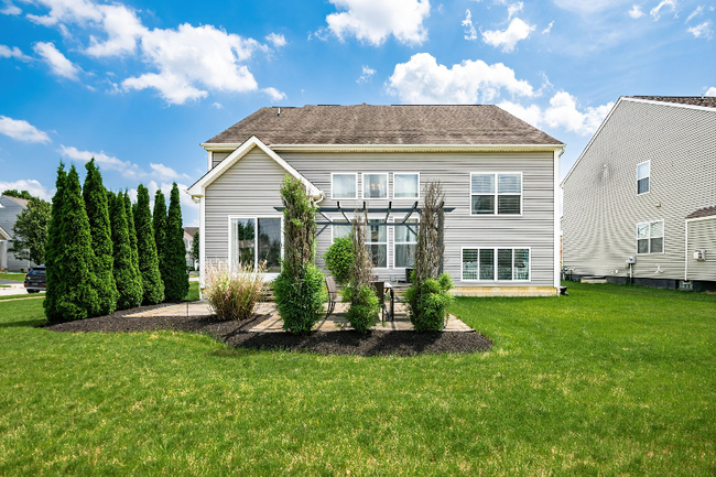 Building Photo - 6138 Longwood Dr