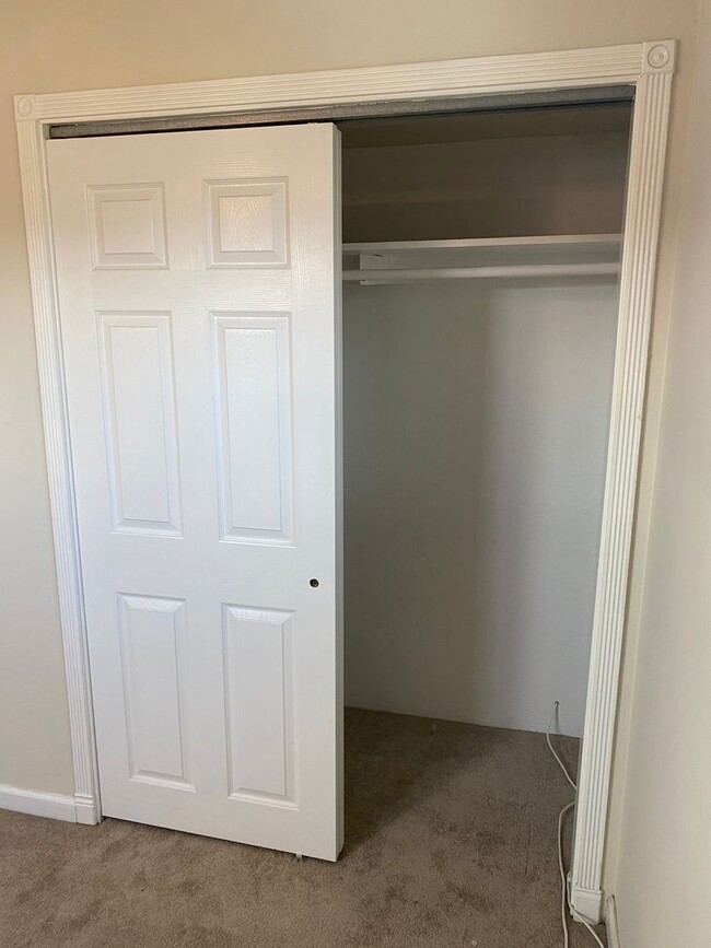 Building Photo - Top Floor 2-Bedroom Duplex in Fletcher Hills