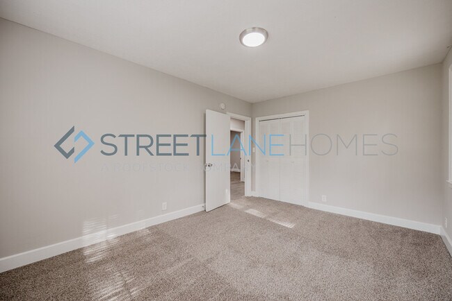 Building Photo - Charming 4 Bedroom in Columbus!