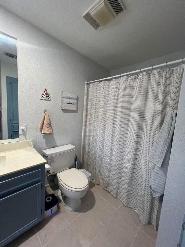 Building Photo - 307 Crestview
