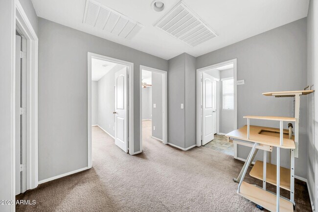 Building Photo - 7770 W Alvarado Rd