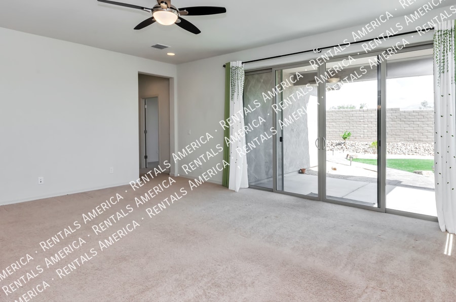 Building Photo - 11956 N Renoir Way