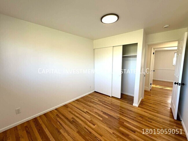 Building Photo - 1640 E 5375 S