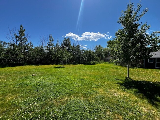 Building Photo - Furnished 3-Bedroom Home in Quiet Victor N...