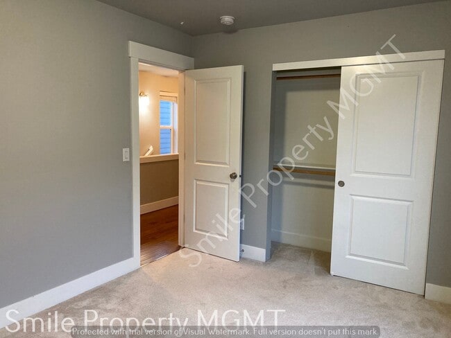 Building Photo - A nice house with 5 beds rooms and 3 baths.