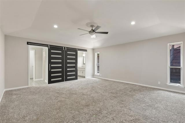 Building Photo - 2825 Knollwood Dr