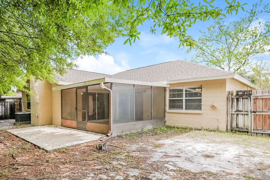 Building Photo - 1352 Foxboro Dr
